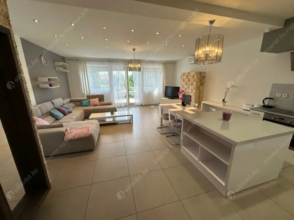 Kiadó albérlet 841000 Ft/hó áron: Budapest, II. kerület  Vihorlát utca. Mérete: 95 nm, 3 szobás | Alberlet.hu - 6518197