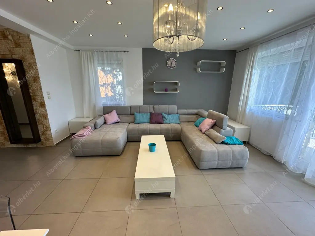 Kiadó albérlet 841000 Ft/hó áron: Budapest, II. kerület  Vihorlát utca. Mérete: 95 nm, 3 szobás | Alberlet.hu - 6518202