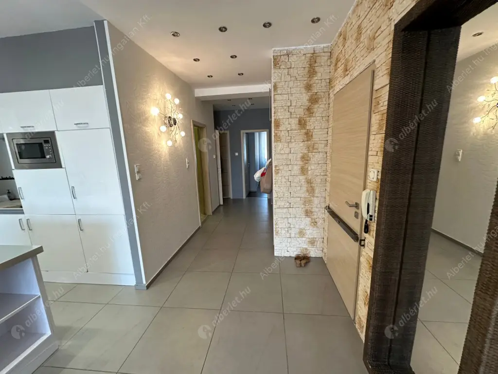 Kiadó albérlet 841000 Ft/hó áron: Budapest, II. kerület  Vihorlát utca. Mérete: 95 nm, 3 szobás | Alberlet.hu - 6518203