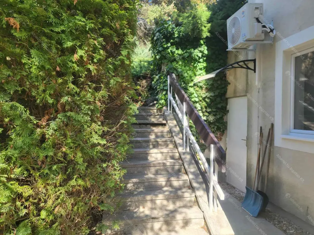 Kiadó albérlet 400000 Ft/hó áron: Budapest, II. kerület  Vöröstorony lejtő. Mérete: 100 nm, 2 szobás | Alberlet.hu - 6690364