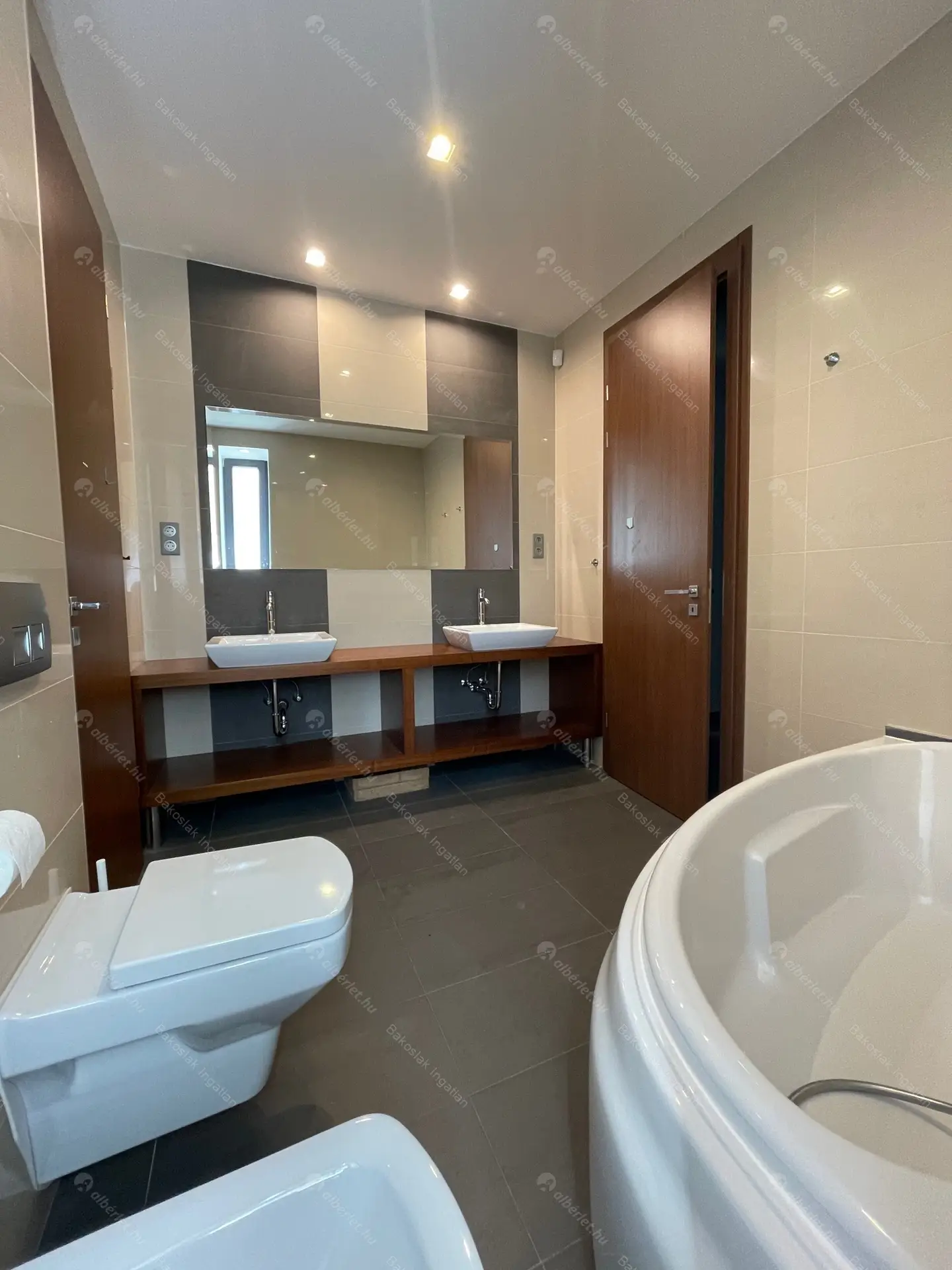 Kiadó albérlet 971000 Ft/hó áron: Budapest, II. kerület  Vöröstorony utca. Mérete: 135 nm, 4 szobás | Alberlet.hu - 5667017