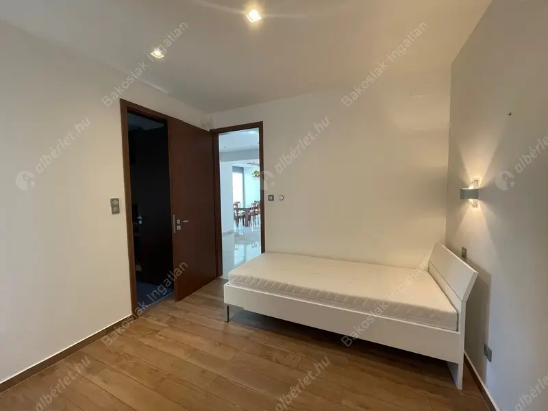 Kiadó albérlet 971000 Ft/hó áron: Budapest, II. kerület  Vöröstorony utca. Mérete: 135 nm, 4 szobás | Alberlet.hu - 6544104