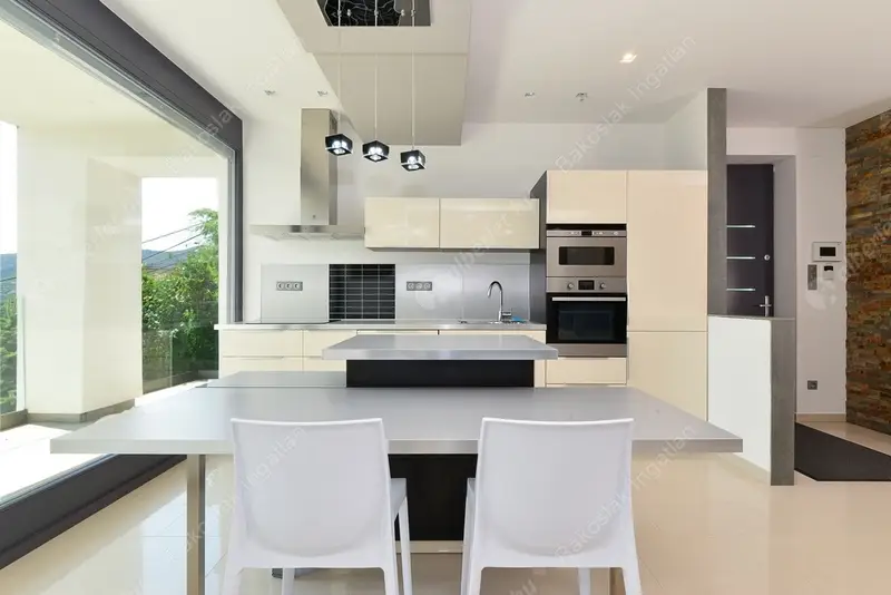 Kiadó albérlet 971000 Ft/hó áron: Budapest, II. kerület  Vöröstorony utca. Mérete: 135 nm, 4 szobás | Alberlet.hu - 6544109