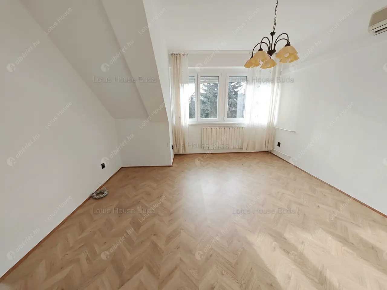 Kiadó albérlet 963000 Ft/hó áron: Budapest, II. kerület  Zöldkő utca. Mérete: 220 nm, 5 szobás | Alberlet.hu - 6604327