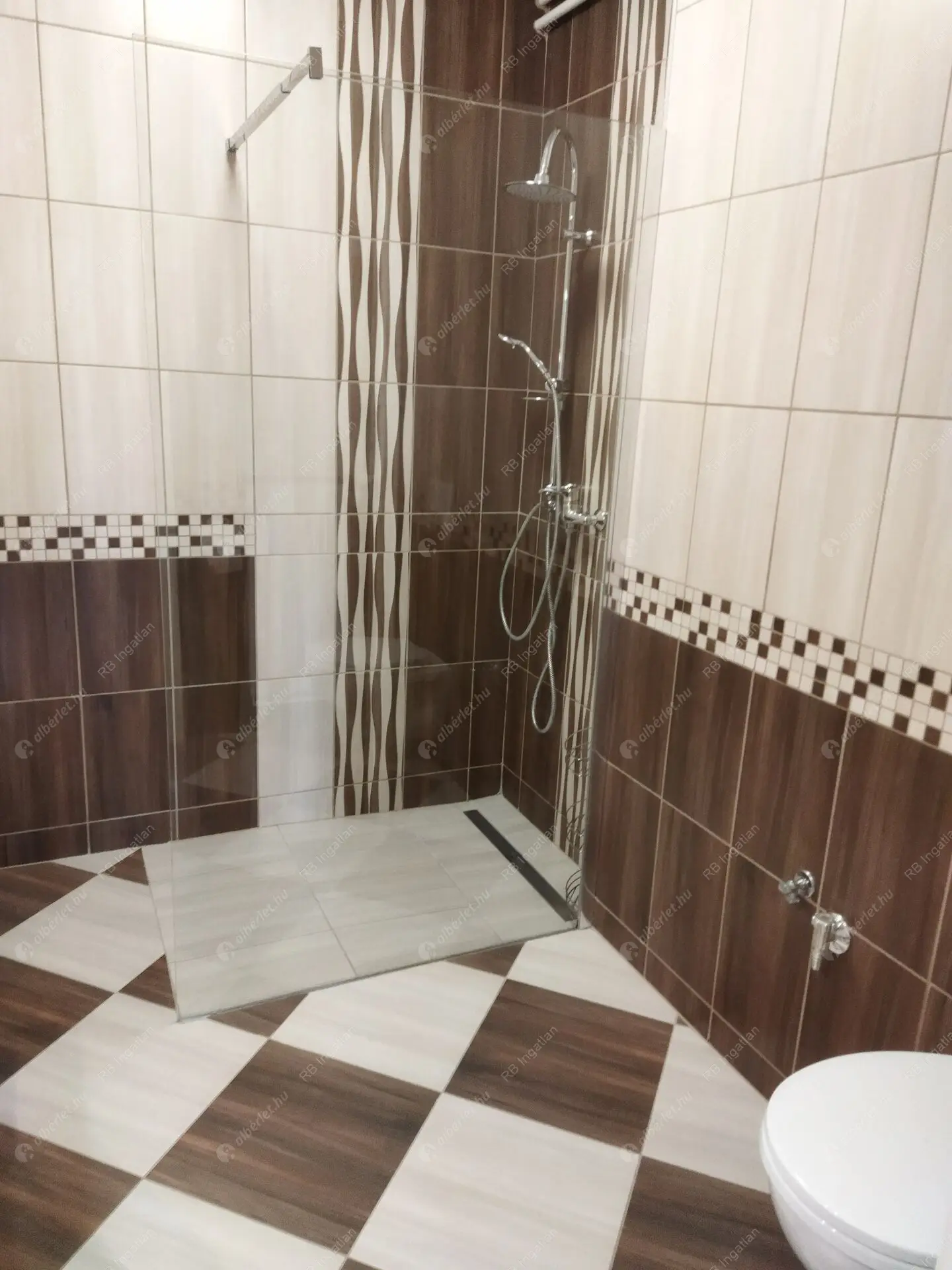 Kiadó albérlet 952000 Ft/hó áron: Budapest, II. kerület  Zöldkő utca. Mérete: 230 nm, 5 szobás | Alberlet.hu - 6468393