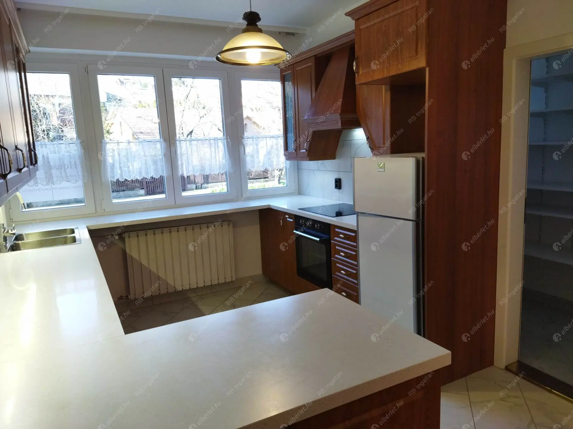 Kiadó albérlet 952000 Ft/hó áron: Budapest, II. kerület  Zöldkő utca. Mérete: 230 nm, 5 szobás | Alberlet.hu - 6468397