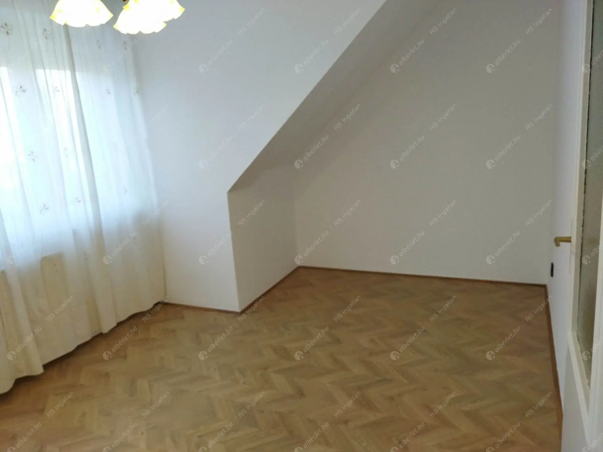 Kiadó albérlet 952000 Ft/hó áron: Budapest, II. kerület  Zöldkő utca. Mérete: 230 nm, 5 szobás | Alberlet.hu - 6468406