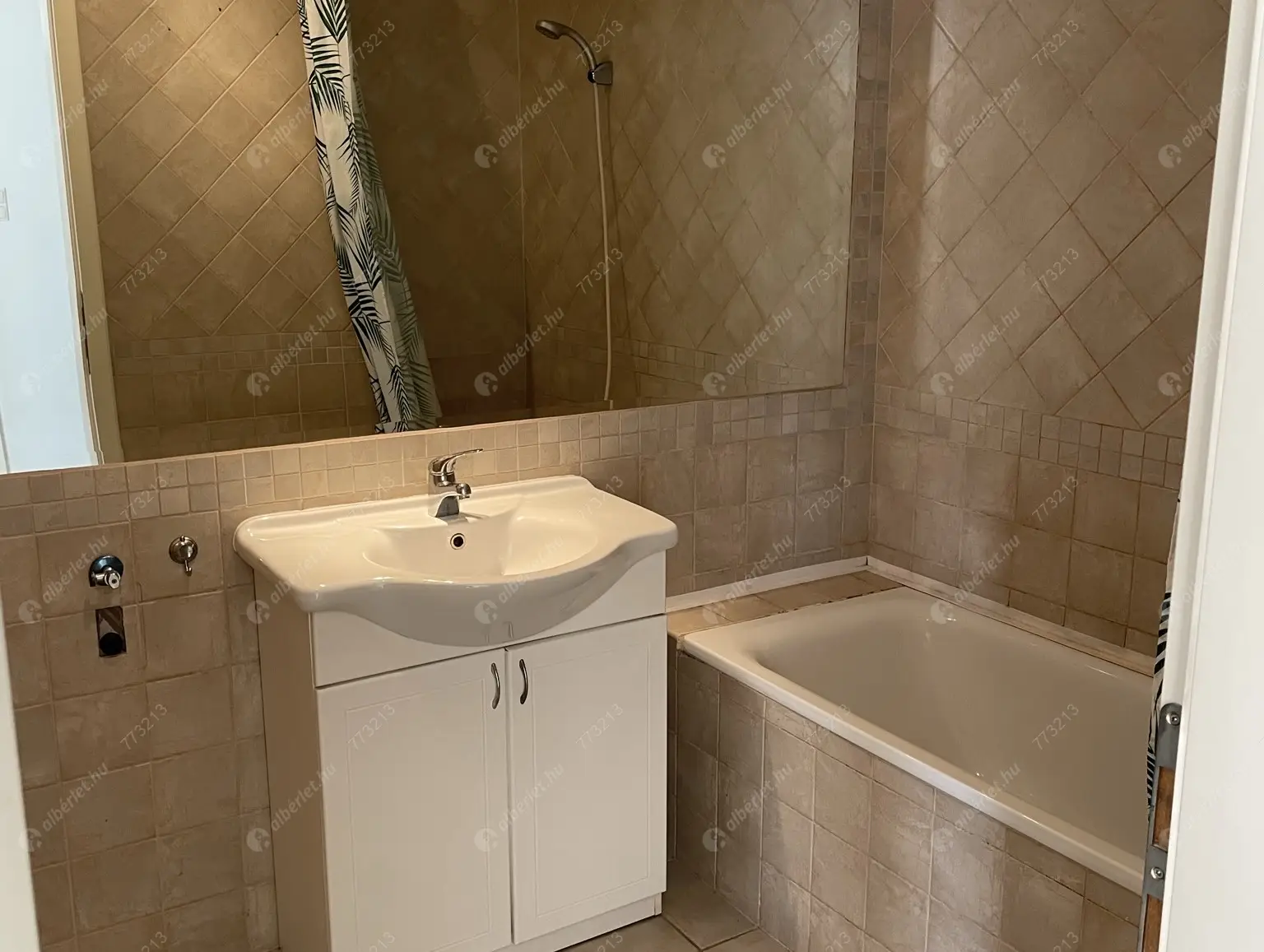 Kiadó albérlet 250000 Ft/hó áron: Budapest, III. kerület   1053 Nánási út . Mérete: 57 nm, 2 szobás | Alberlet.hu - 6627583