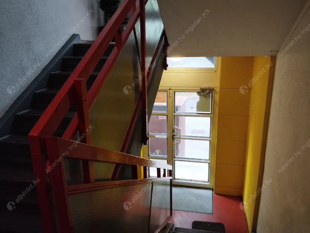 Kiadó albérlet 185000 Ft/hó áron: Budapest, III. kerület  Amfiteátrum utca. Mérete: 27 nm, 1 szobás | Alberlet.hu - 6593147