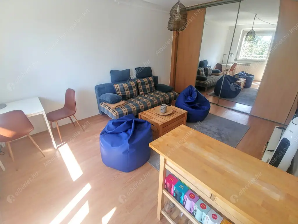 Kiadó albérlet 180000 Ft/hó áron: Budapest, III. kerület  Amfiteátrum utca. Mérete: 28 nm, 1 szobás | Alberlet.hu - 6082918