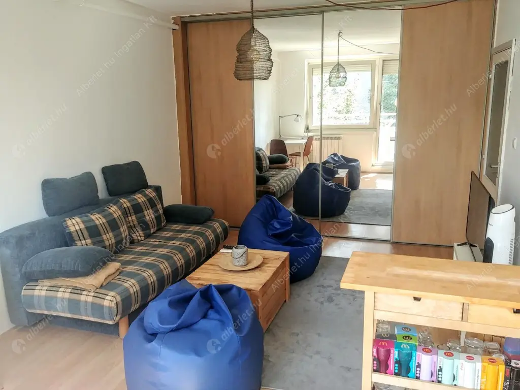Kiadó albérlet 180000 Ft/hó áron: Budapest, III. kerület  Amfiteátrum utca. Mérete: 28 nm, 1 szobás | Alberlet.hu - 6082923