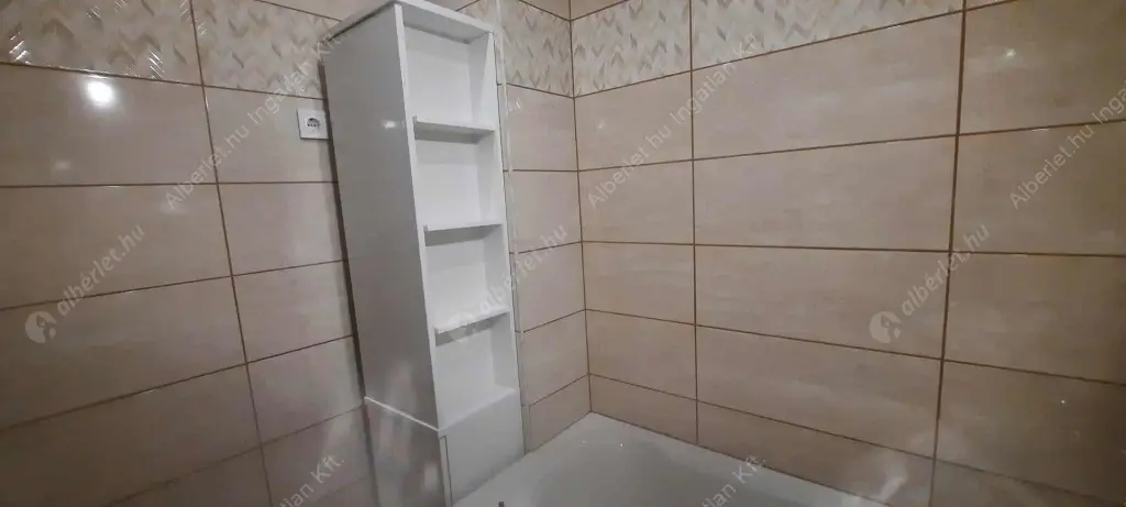 Kiadó albérlet 349000 Ft/hó áron: Budapest, III. kerület  Árpád fejedelem útja. Mérete: 62 nm, 2 szobás | Alberlet.hu - 6598788