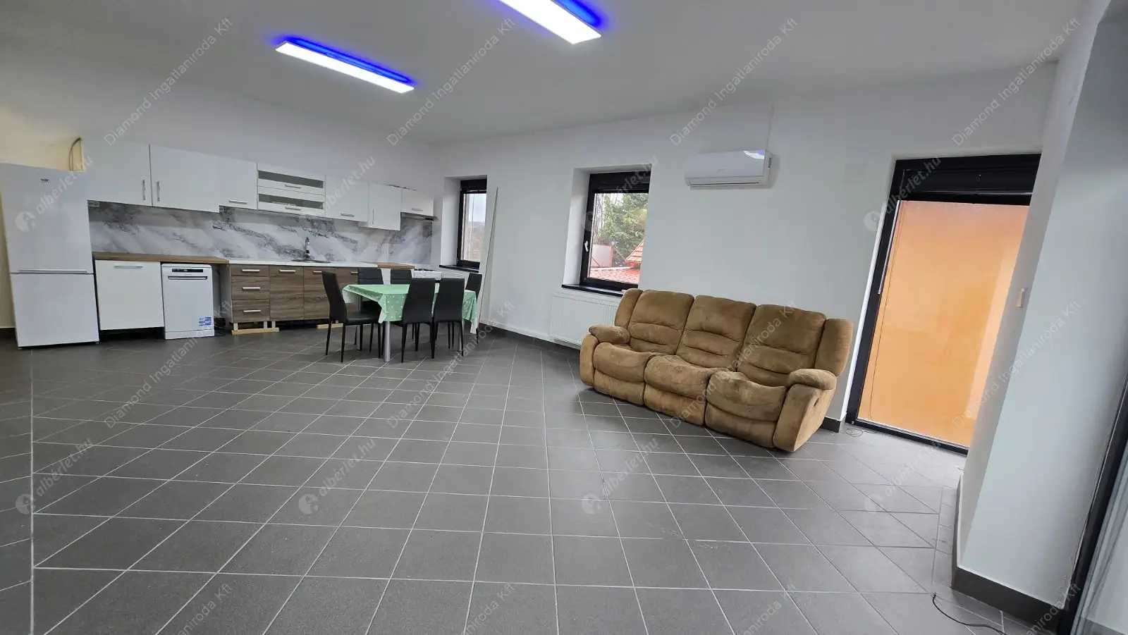 Kiadó albérlet 450000 Ft/hó áron: Budapest, III. kerület  Batthyány utca. Mérete: 120 nm, 4 szobás | Alberlet.hu - 6587896