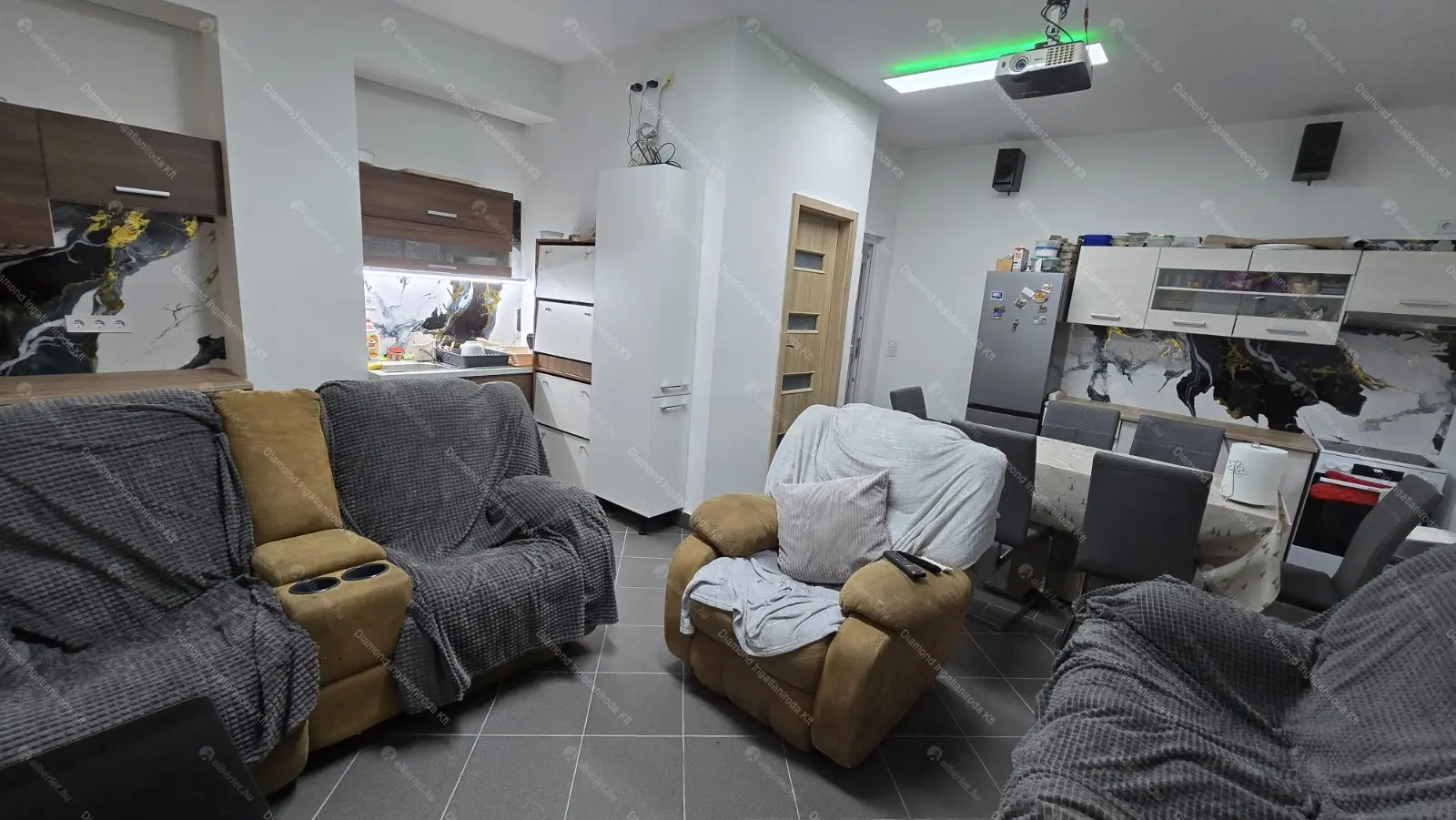 Kiadó albérlet 550000 Ft/hó áron: Budapest, III. kerület  Batthyány utca. Mérete: 130 nm, 4 szobás | Alberlet.hu - 6646621