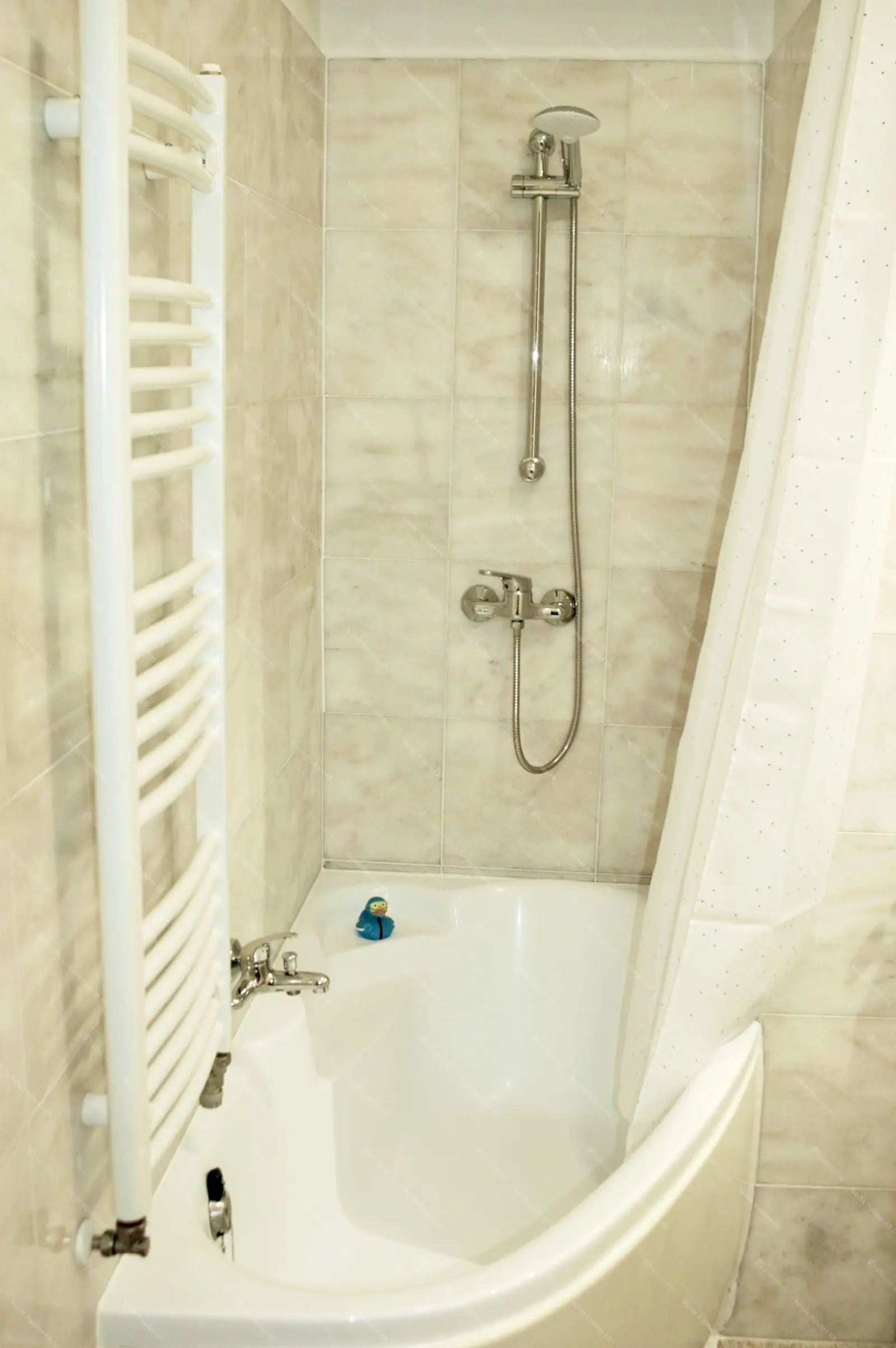 Kiadó albérlet 220000 Ft/hó áron: Budapest, III. kerület  Bécsi út. Mérete: 23 nm, 1 szobás | Alberlet.hu - 6703774