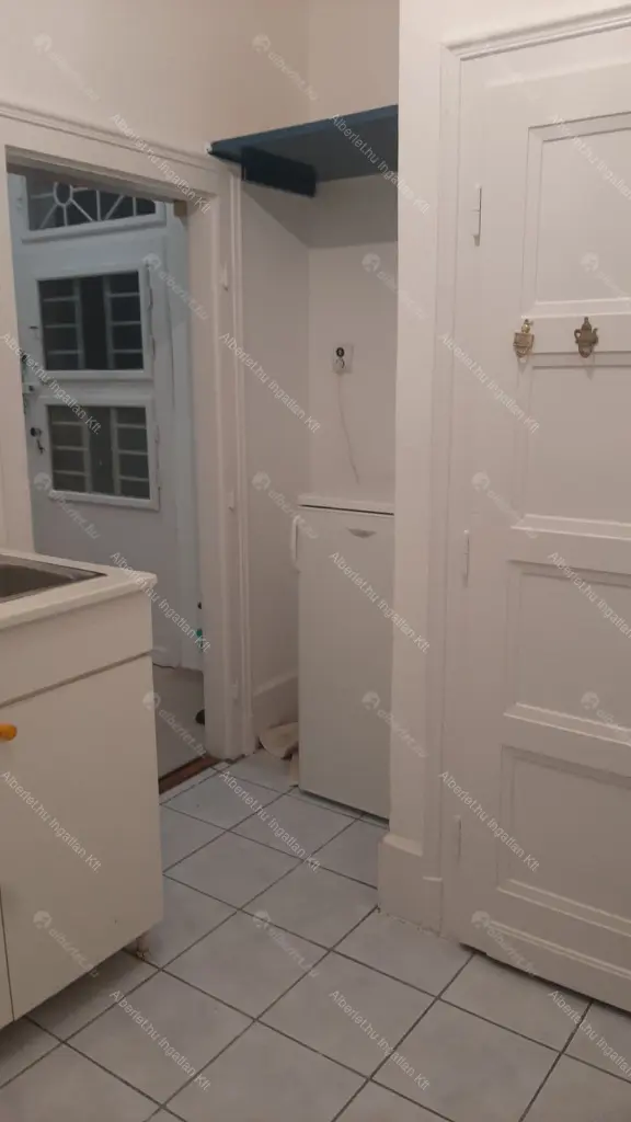 Kiadó albérlet 175000 Ft/hó áron: Budapest, III. kerület  Bécsi út. Mérete: 32 nm, 1 szobás | Alberlet.hu - 6640487