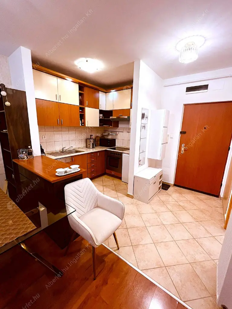 Kiadó albérlet 280000 Ft/hó áron: Budapest, III. kerület  Bécsi út. Mérete: 45 nm, 2 szobás | Alberlet.hu - 6637909
