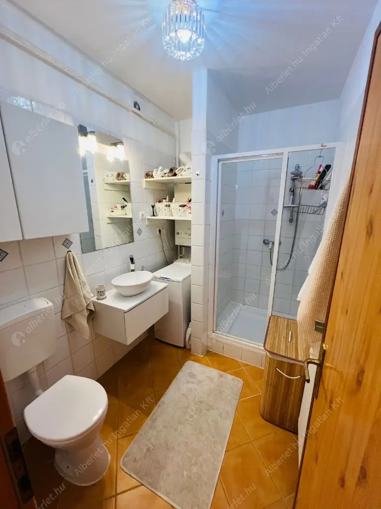 Kiadó albérlet 280000 Ft/hó áron: Budapest, III. kerület  Bécsi út. Mérete: 45 nm, 2 szobás | Alberlet.hu - 6637917