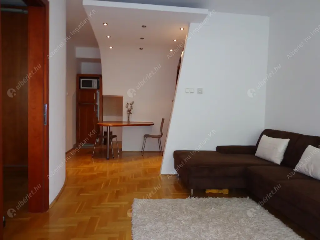 Kiadó albérlet 265000 Ft/hó áron: Budapest, III. kerület  Bécsi út. Mérete: 50 nm, 2 szobás | Alberlet.hu - 6568034