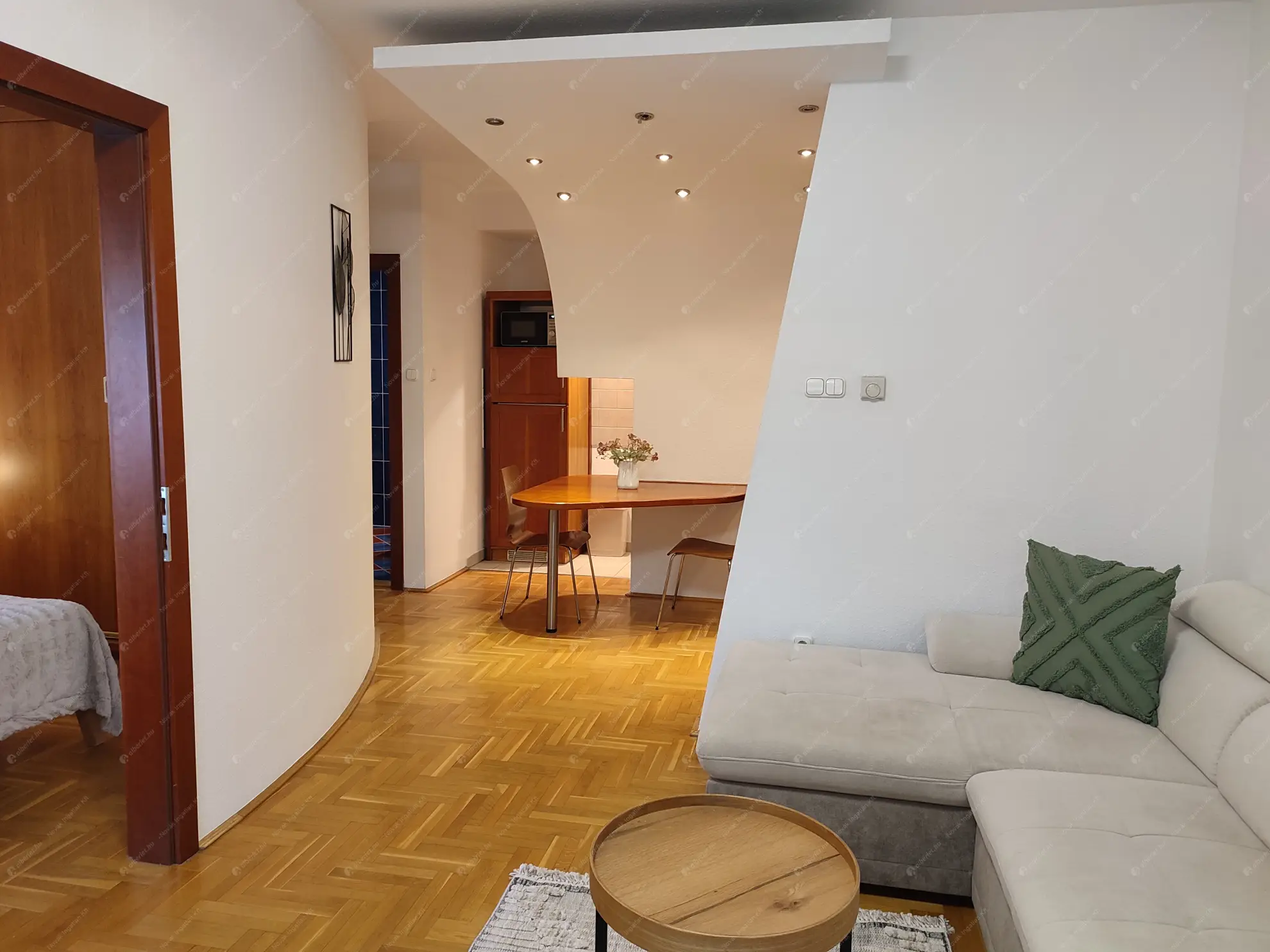 Kiadó albérlet 300000 Ft/hó áron: Budapest, III. kerület  Bécsi út. Mérete: 50 nm, 1 szobás | Alberlet.hu - 6620771