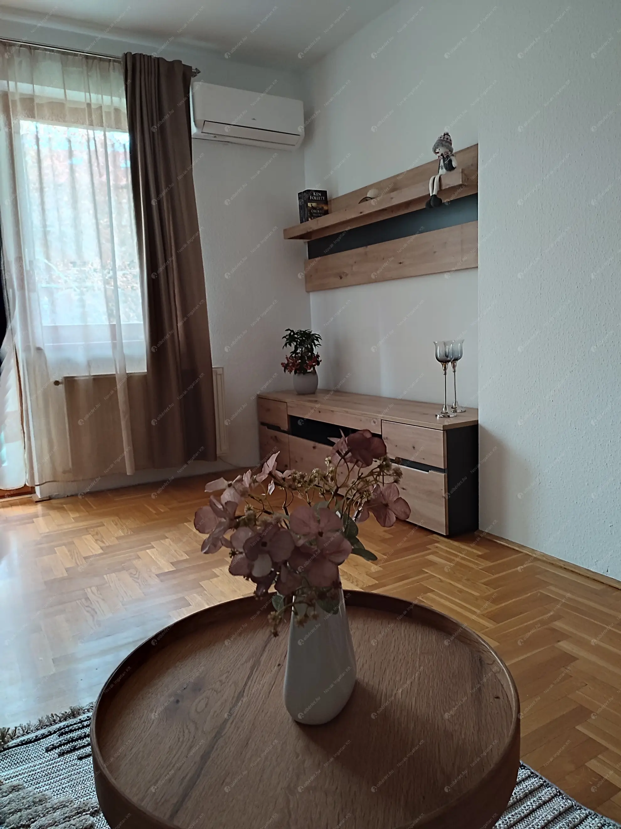 Kiadó albérlet 300000 Ft/hó áron: Budapest, III. kerület  Bécsi út. Mérete: 50 nm, 1 szobás | Alberlet.hu - 6620776