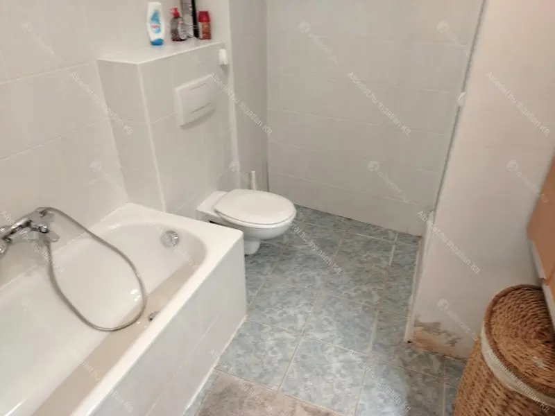 Kiadó albérlet 300000 Ft/hó áron: Budapest, III. kerület  Bécsi út. Mérete: 87 nm, 2 szobás | Alberlet.hu - 6710009