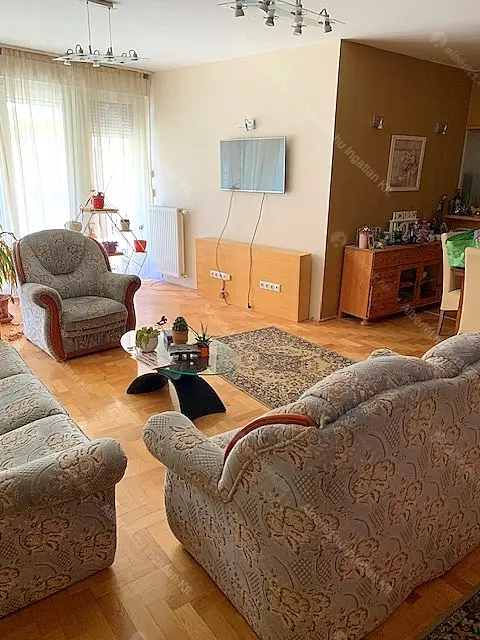 Kiadó albérlet 300000 Ft/hó áron: Budapest, III. kerület  Bécsi út. Mérete: 87 nm, 2 szobás | Alberlet.hu - 6710017