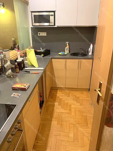 Kiadó albérlet 300000 Ft/hó áron: Budapest, III. kerület  Bécsi út. Mérete: 87 nm, 2 szobás | Alberlet.hu - 6710018