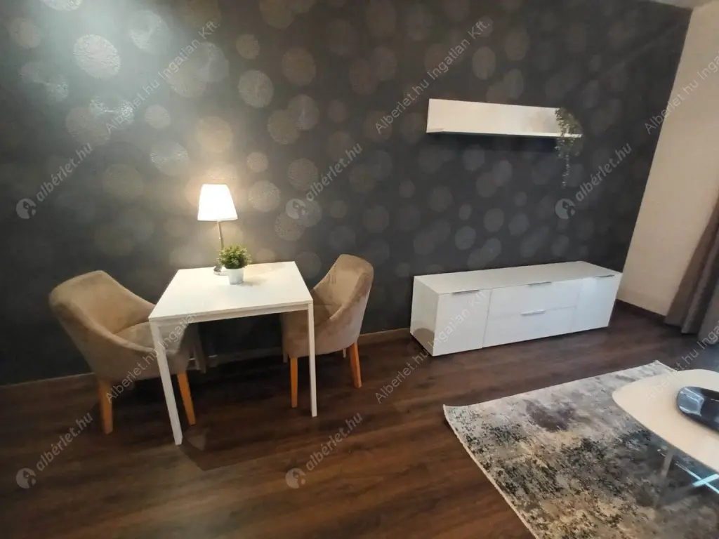 Kiadó albérlet 270000 Ft/hó áron: Budapest, III. kerület  Bogdáni út. Mérete: 30 nm, 1 szobás | Alberlet.hu - 6588211