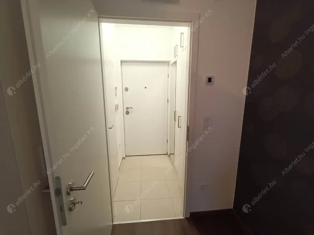 Kiadó albérlet 270000 Ft/hó áron: Budapest, III. kerület  Bogdáni út. Mérete: 30 nm, 1 szobás | Alberlet.hu - 6588227