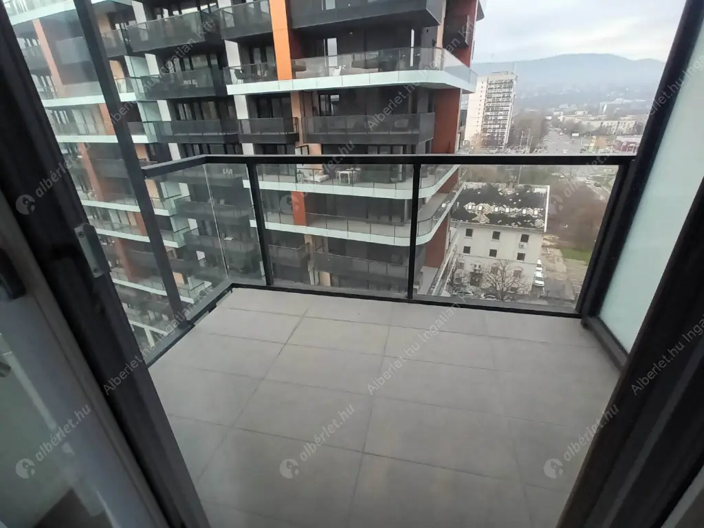 Kiadó albérlet 270000 Ft/hó áron: Budapest, III. kerület  Bogdáni út. Mérete: 30 nm, 1 szobás | Alberlet.hu - 6588234