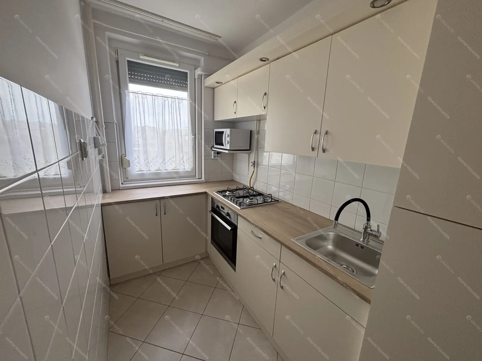 Kiadó albérlet 240000 Ft/hó áron: Budapest, III. kerület  Csobánka tér. Mérete: 51 nm, 2 szobás | Alberlet.hu - 6683861