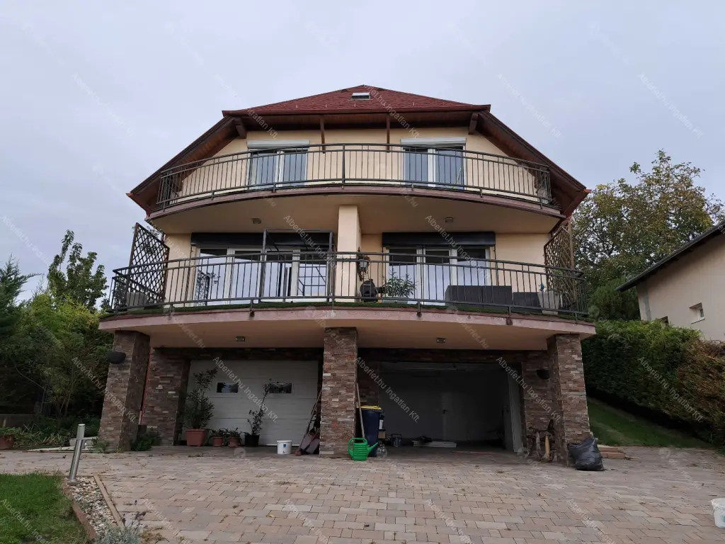 Kiadó albérlet 1300000 Ft/hó áron: Budapest, III. kerület  Éden utca. Mérete: 380 nm, 7 szobás | Alberlet.hu - 6669402