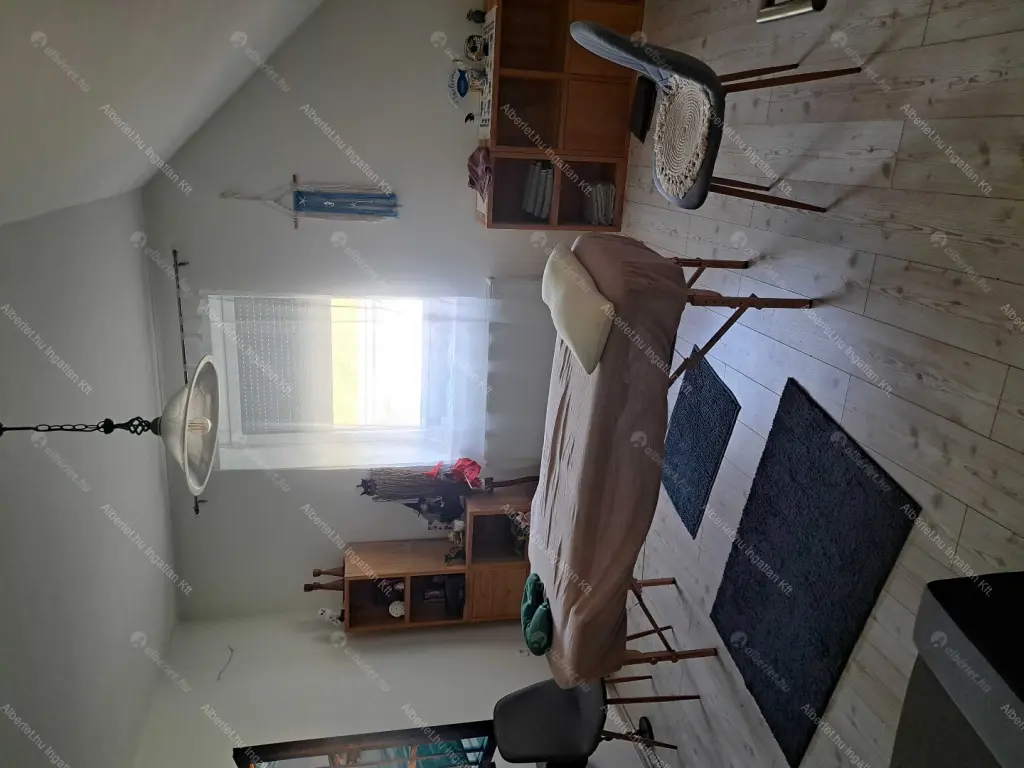 Kiadó albérlet 1300000 Ft/hó áron: Budapest, III. kerület  Éden utca. Mérete: 380 nm, 7 szobás | Alberlet.hu - 6669411