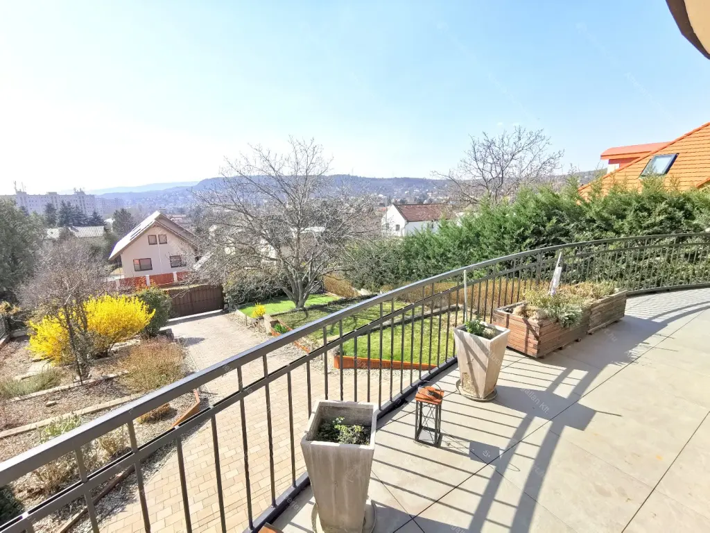 Kiadó albérlet 1199000 Ft/hó áron: Budapest, III. kerület  Éden utca. Mérete: 380 nm, 7 szobás | Alberlet.hu - 6682571