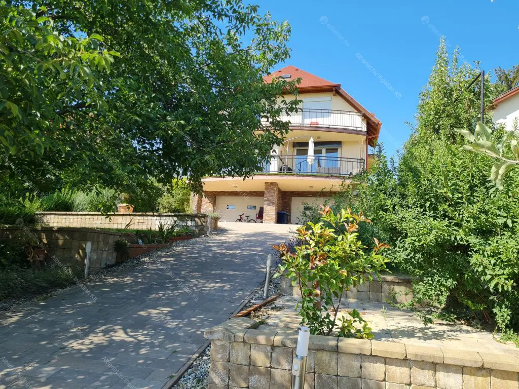 Kiadó albérlet 1199000 Ft/hó áron: Budapest, III. kerület  Éden utca. Mérete: 380 nm, 7 szobás | Alberlet.hu - 6682577