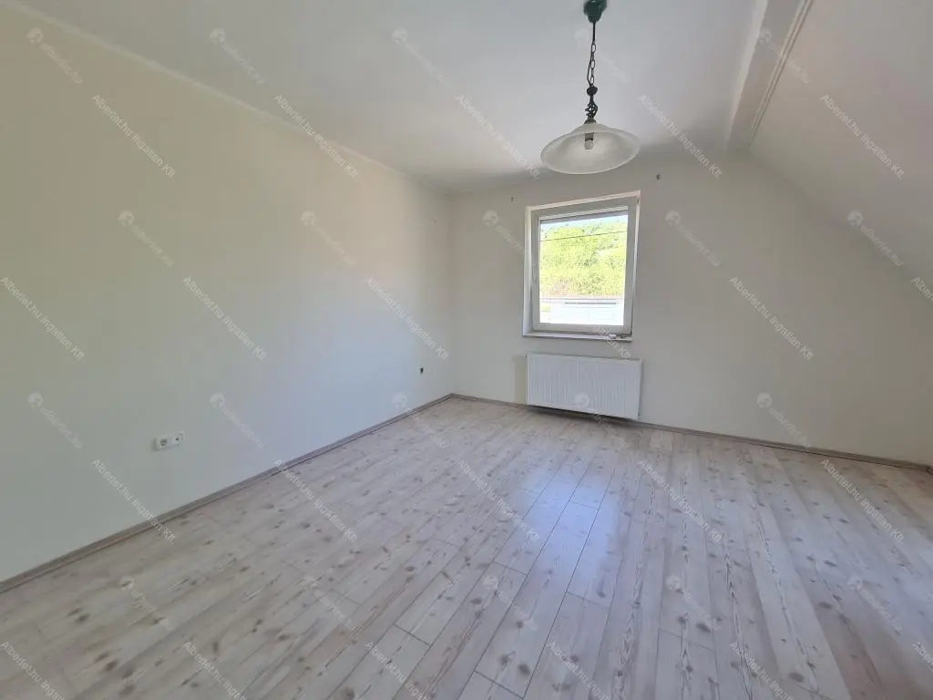 Kiadó albérlet 1199000 Ft/hó áron: Budapest, III. kerület  Éden utca. Mérete: 380 nm, 7 szobás | Alberlet.hu - 6682582