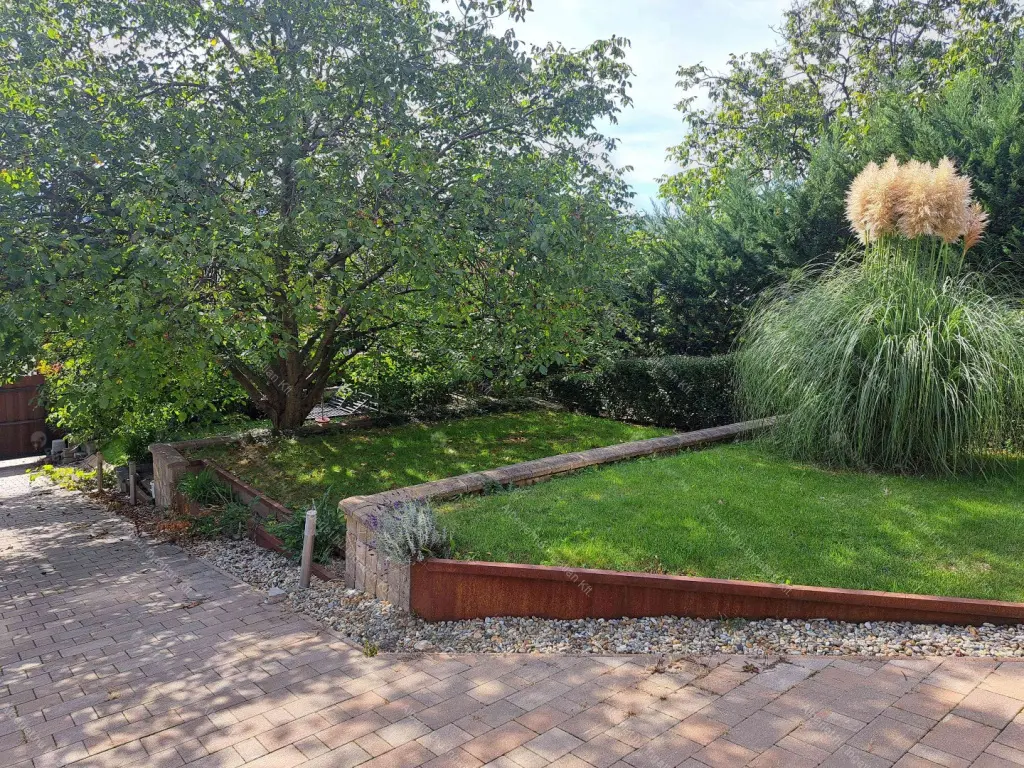 Kiadó albérlet 1199000 Ft/hó áron: Budapest, III. kerület  Éden utca. Mérete: 380 nm, 7 szobás | Alberlet.hu - 6682590