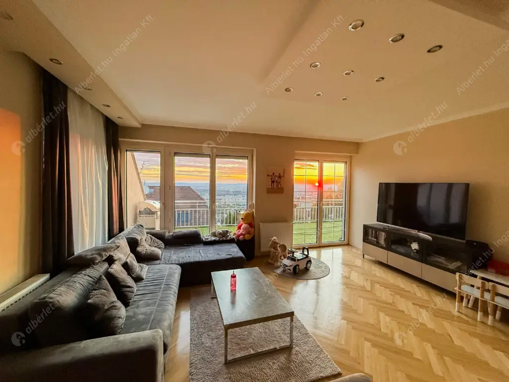 Kiadó albérlet 900000 Ft/hó áron: Budapest, III. kerület  Flóra utca. Mérete: 135 nm, 4 szobás | Alberlet.hu - 6637151