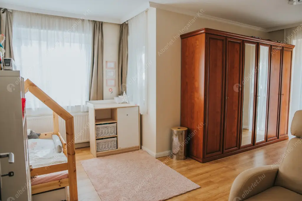 Kiadó albérlet 900000 Ft/hó áron: Budapest, III. kerület  Flóra utca. Mérete: 135 nm, 4 szobás | Alberlet.hu - 6637159