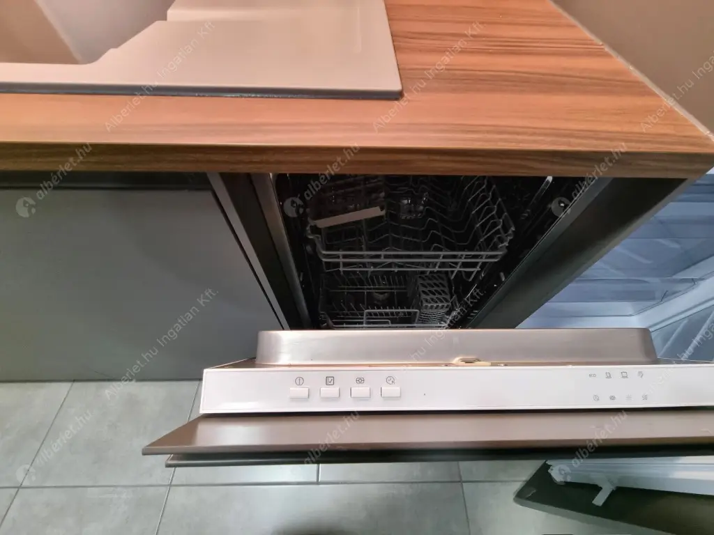 Kiadó albérlet 300000 Ft/hó áron: Budapest, III. kerület  Folyamőr utca. Mérete: 45 nm, 2 szobás | Alberlet.hu - 6595449