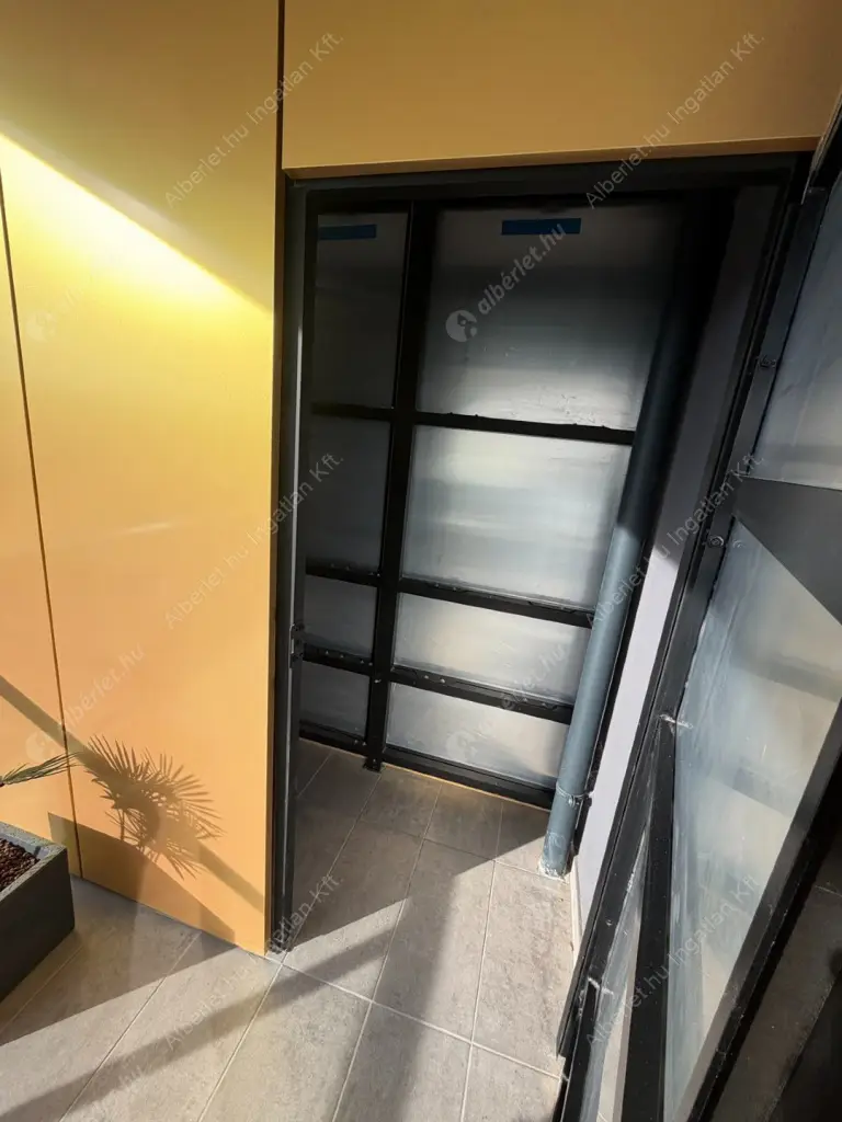 Kiadó albérlet 349000 Ft/hó áron: Budapest, III. kerület  Folyamőr utca. Mérete: 55 nm, 2 szobás | Alberlet.hu - 6624745