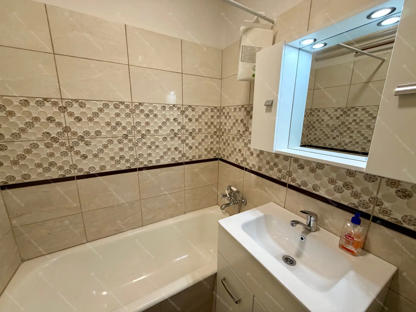 Kiadó albérlet 290000 Ft/hó áron: Budapest, III. kerület  Gyenes utca. Mérete: 56 nm, 2 szobás | Alberlet.hu - 6646896