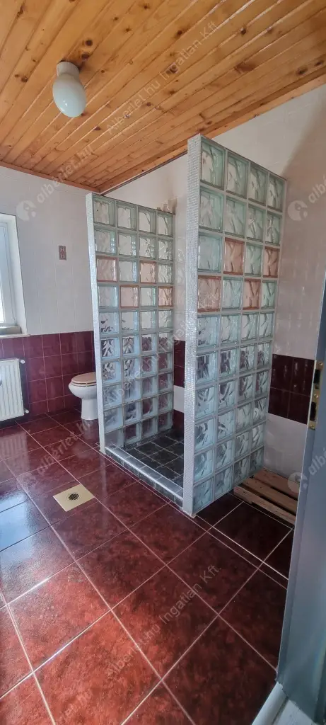 Kiadó albérlet 490000 Ft/hó áron: Budapest, III. kerület  Hegesztő utca. Mérete: 185 nm, 4 szobás | Alberlet.hu - 6517775