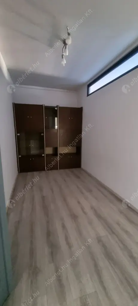 Kiadó albérlet 490000 Ft/hó áron: Budapest, III. kerület  Hegesztő utca. Mérete: 185 nm, 4 szobás | Alberlet.hu - 6517782