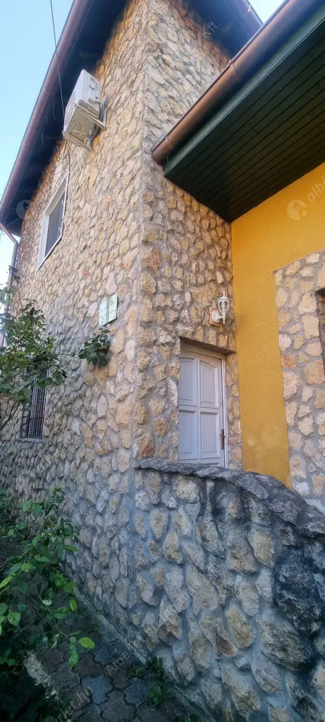 Kiadó albérlet 490000 Ft/hó áron: Budapest, III. kerület  Hegesztő utca. Mérete: 185 nm, 4 szobás | Alberlet.hu - 6517792