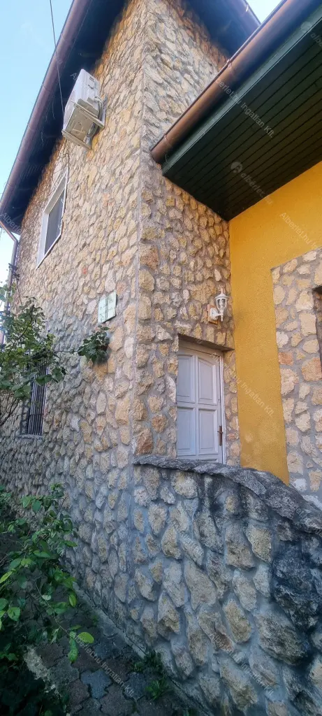 Kiadó albérlet 450000 Ft/hó áron: Budapest, III. kerület  Hegesztő utca. Mérete: 185 nm, 4 szobás | Alberlet.hu - 6695532