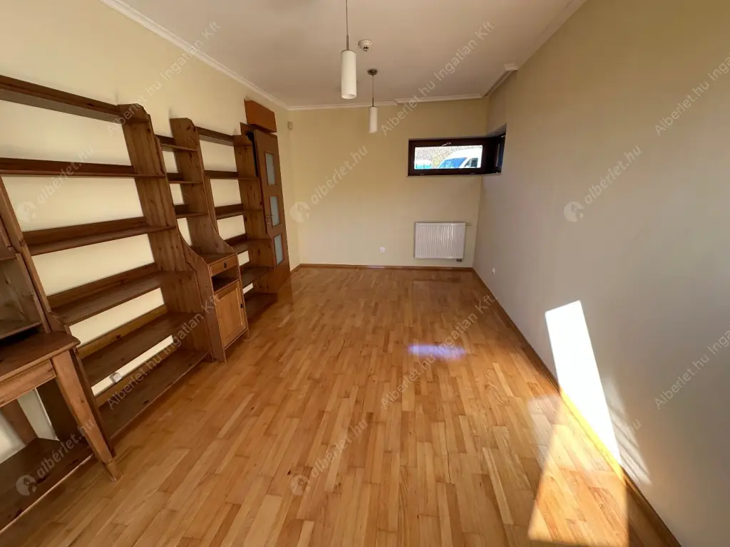 Kiadó albérlet 500000 Ft/hó áron: Budapest, III. kerület  Hegyoldal utca. Mérete: 120 nm, 4 szobás | Alberlet.hu - 6576190
