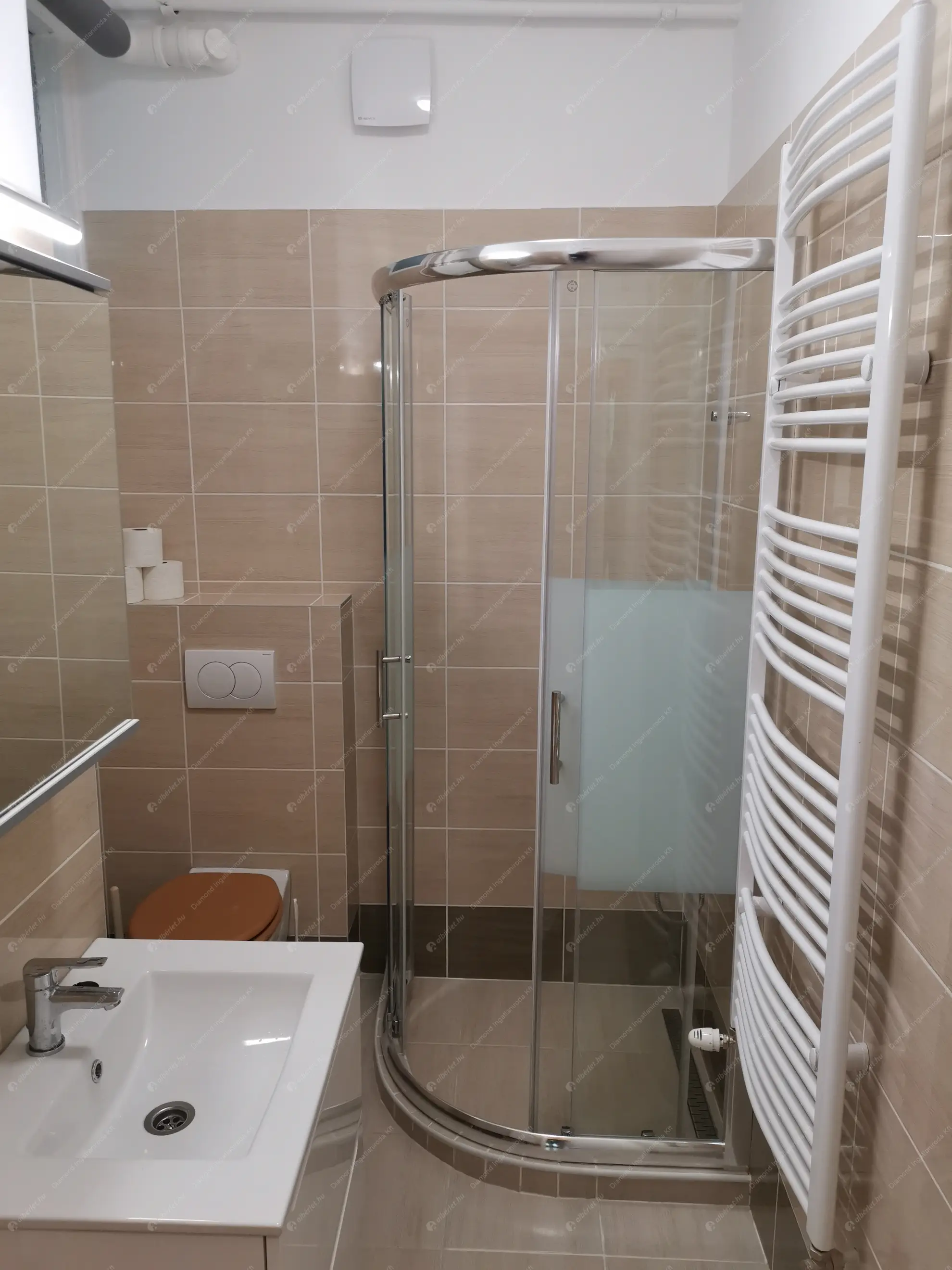 Kiadó albérlet 240000 Ft/hó áron: Budapest, III. kerület  Hévízi út. Mérete: 54 nm, 2 szobás | Alberlet.hu - 6562197