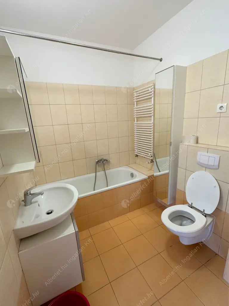 Kiadó albérlet 290000 Ft/hó áron: Budapest, III. kerület  Hunor utca. Mérete: 51 nm, 2 szobás | Alberlet.hu - 5930743